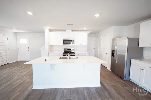 $2,400 | 112 Red Admiral Lane, Savannah, GA 31419