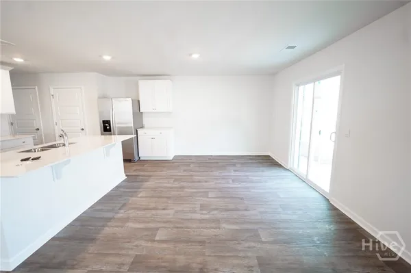 $2,400 | 112 Red Admiral Lane, Savannah, GA 31419