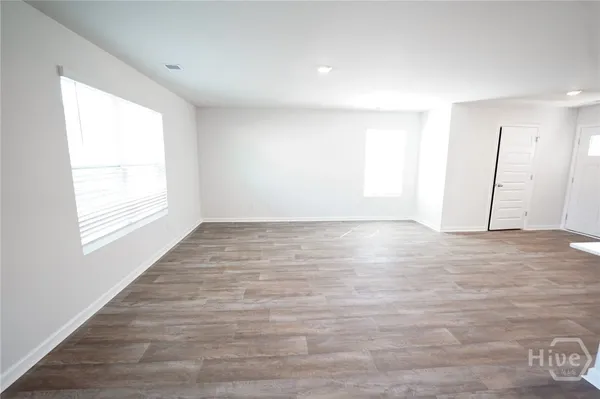 $2,400 | 112 Red Admiral Lane, Savannah, GA 31419