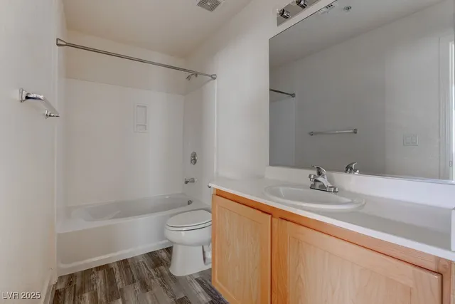 $1,600 | 59 East Agate Avenue, Unit 403, Las Vegas, NV 89123