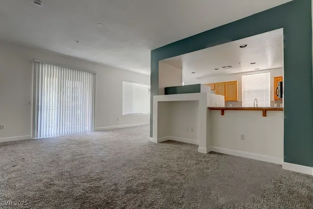 $1,600 | 59 East Agate Avenue, Unit 403, Las Vegas, NV 89123