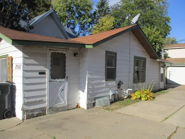 $118,800 | 2067 Nokomis Avenue, St. Paul, MN 55119