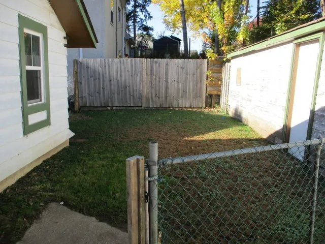 $118,800 | 2067 Nokomis Avenue, St. Paul, MN 55119