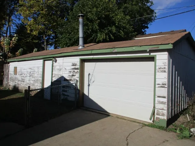 $118,800 | 2067 Nokomis Avenue, St. Paul, MN 55119
