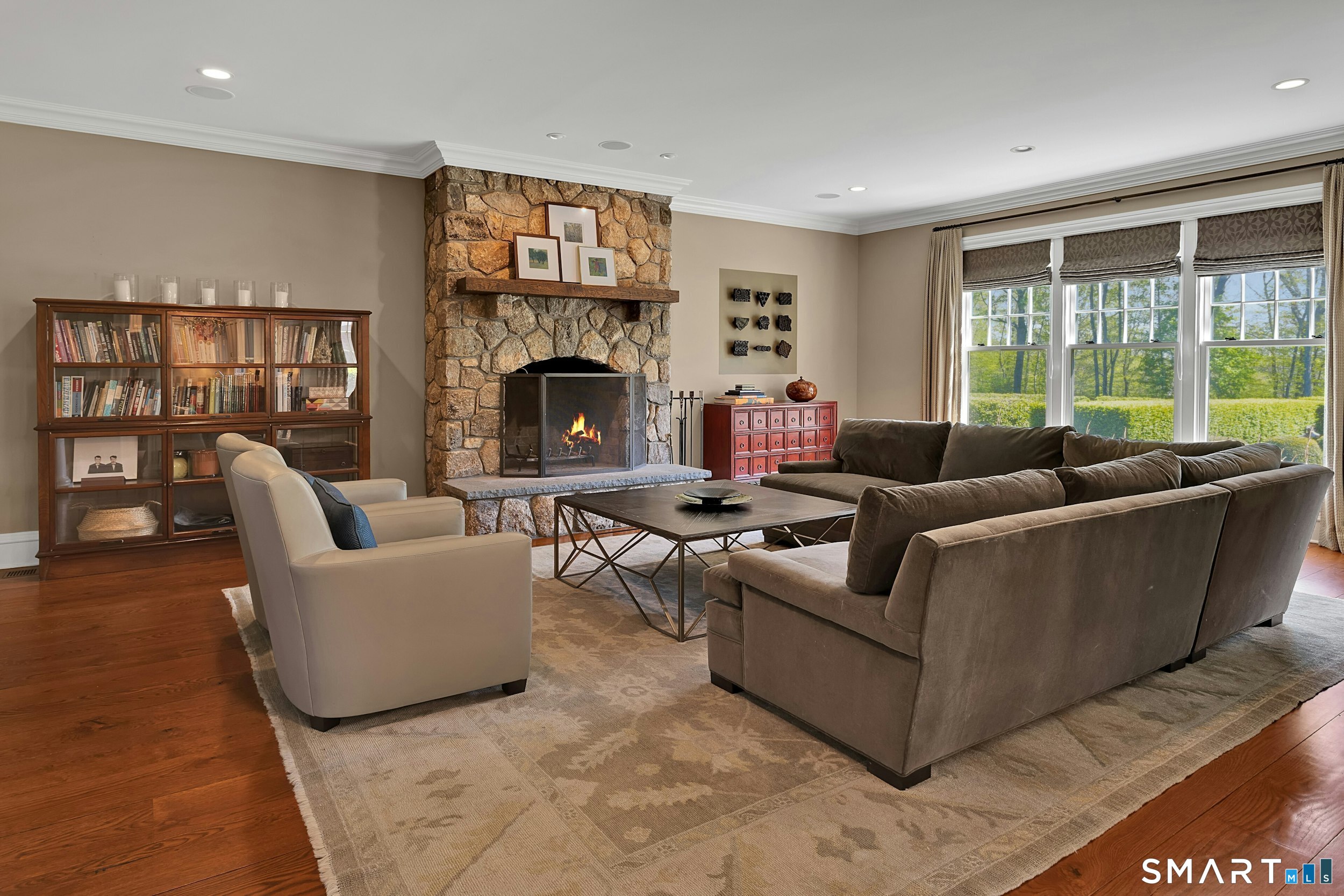 206 Umpawaug Road Redding, CT 06896 - Photo 8 of 40 Great Room For Sophisticated Gatherings