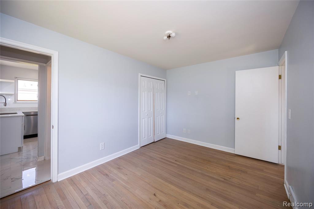 5646 Cambourne Road Dearborn Heights, MI 48127 - Photo 31 of 42