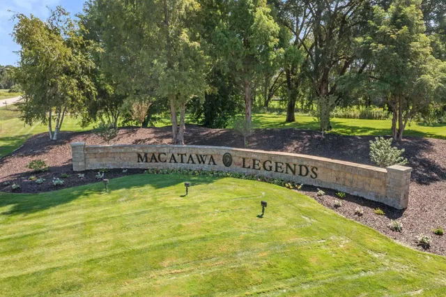 $595,000 | 4707 Macatawa Legends Boulevard, Holland, MI 49424