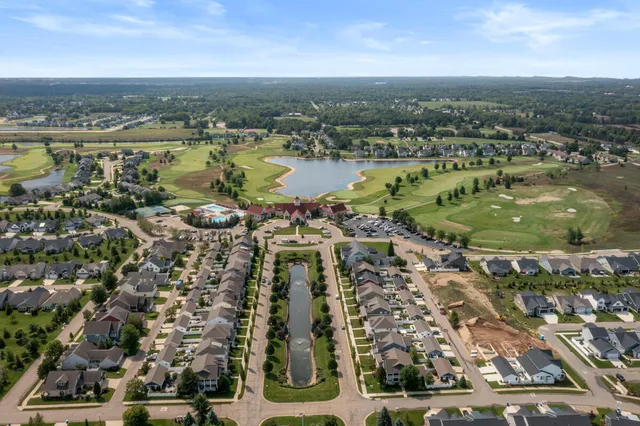 $595,000 | 4707 Macatawa Legends Boulevard, Holland, MI 49424