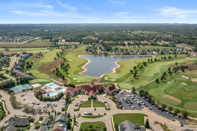 $595,000 | 4707 Macatawa Legends Boulevard, Holland, MI 49424