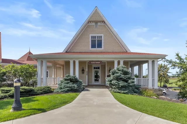 $595,000 | 4707 Macatawa Legends Boulevard, Holland, MI 49424