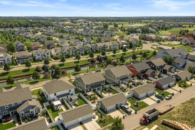 $595,000 | 4707 Macatawa Legends Boulevard, Holland, MI 49424