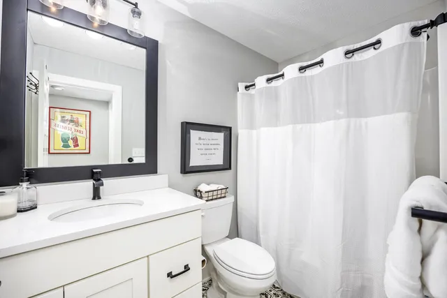 $595,000 | 4707 Macatawa Legends Boulevard, Holland, MI 49424