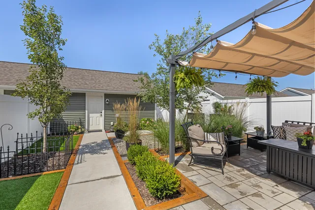 $595,000 | 4707 Macatawa Legends Boulevard, Holland, MI 49424