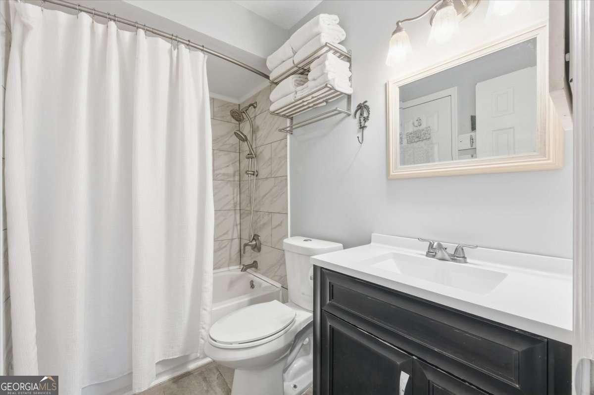 1000 Sea Island Road, Unit 68 St. Simons, GA 31522 - Photo 15 of 19 Full shower/bath combo