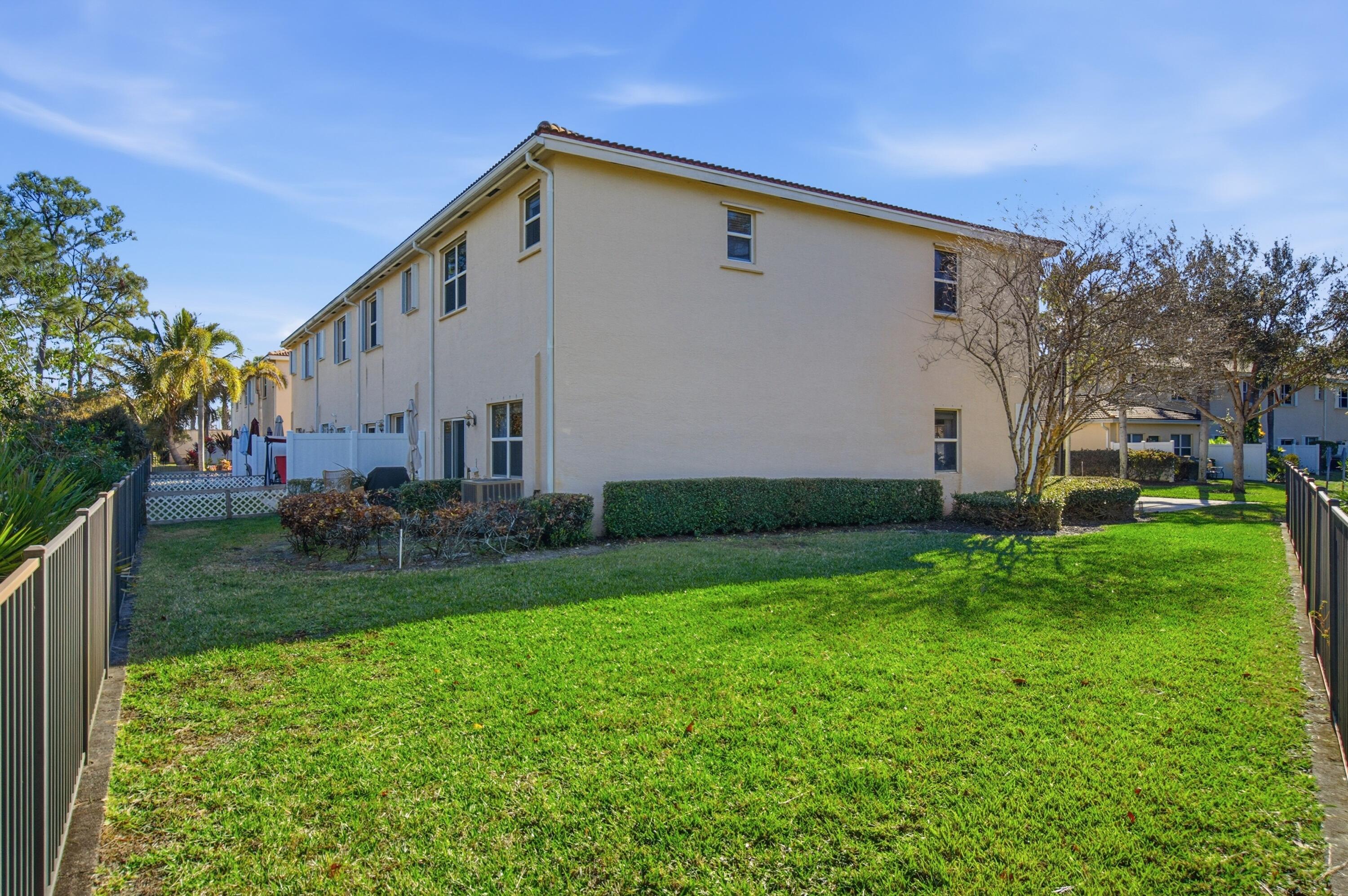 75 Southwest Squirrel Nest Way Stuart, FL 34997 - Photo 31 of 45 75_SW_Squirrel_Nest_Way_035
