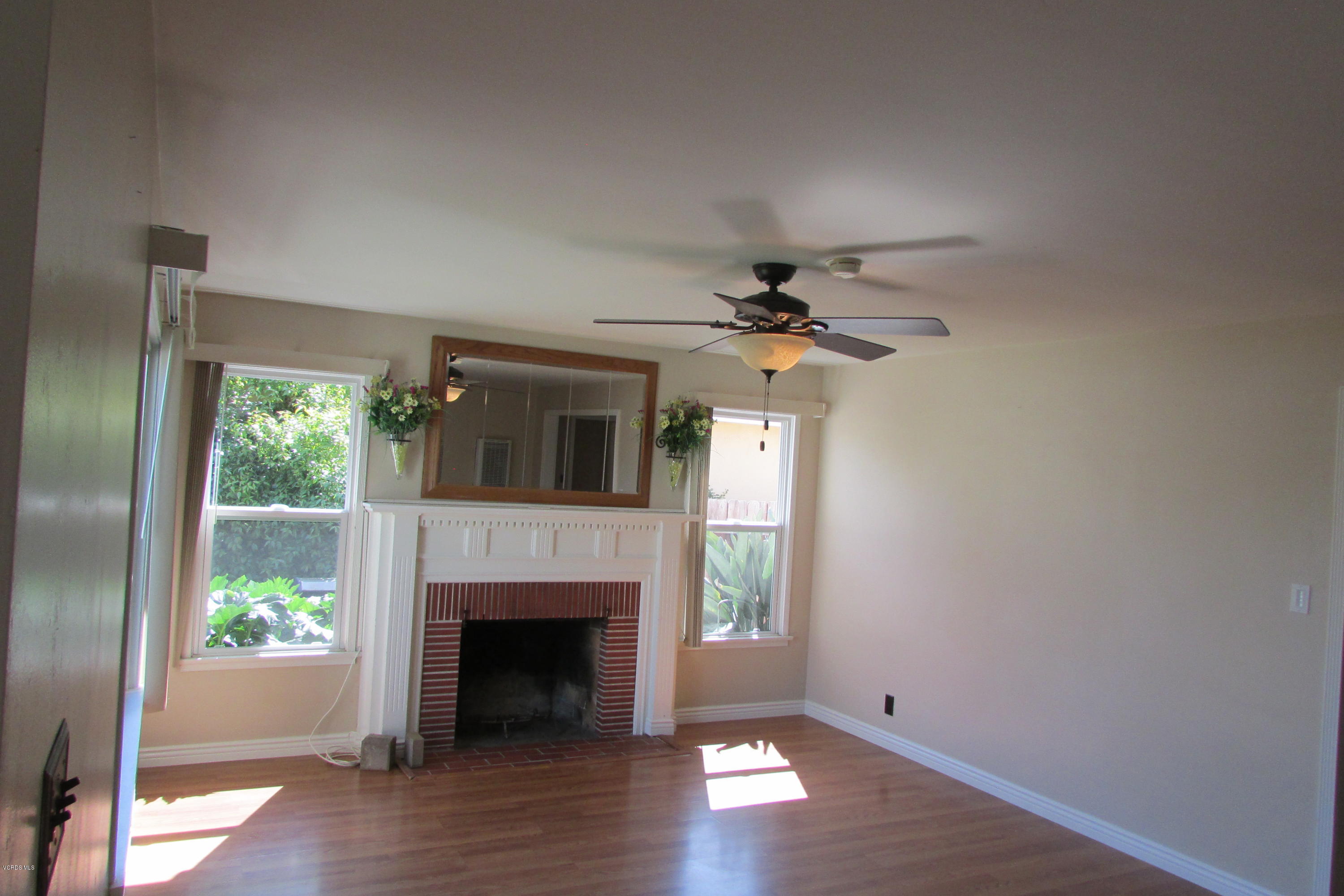 412 West Roderick Avenue Oxnard, CA 93030 - Photo 5 of 71 IMG_2361 1