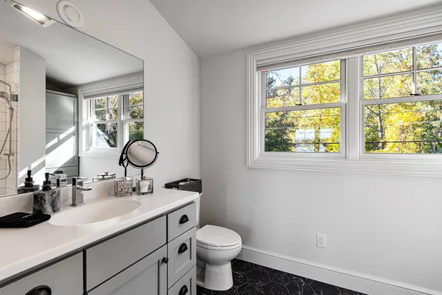 $2,250,000 | 451 Appletree Point Road, Burlington, VT 05408