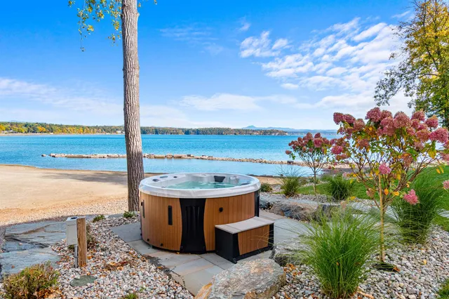 $2,250,000 | 451 Appletree Point Road, Burlington, VT 05408