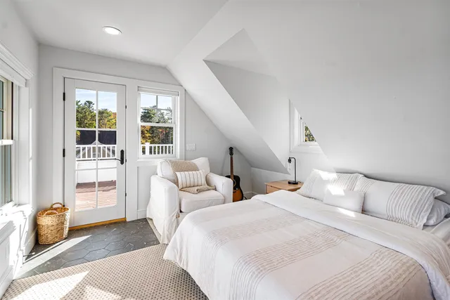 $2,250,000 | 451 Appletree Point Road, Burlington, VT 05408