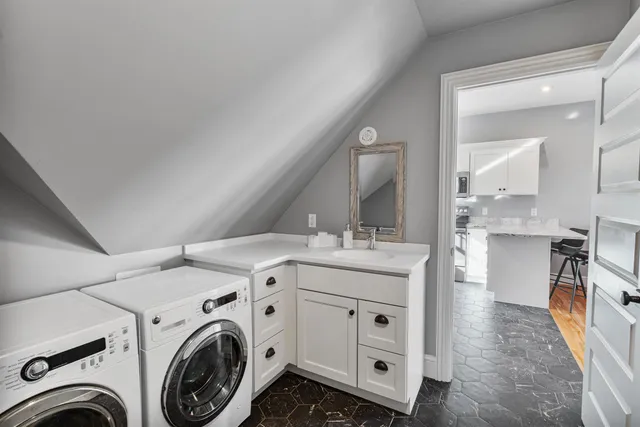 $2,250,000 | 451 Appletree Point Road, Burlington, VT 05408