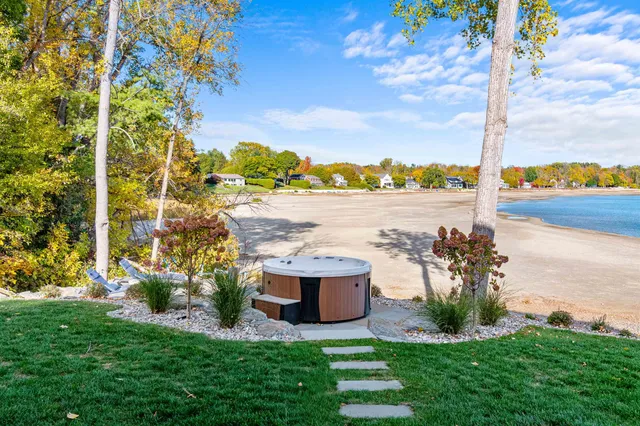 $2,250,000 | 451 Appletree Point Road, Burlington, VT 05408