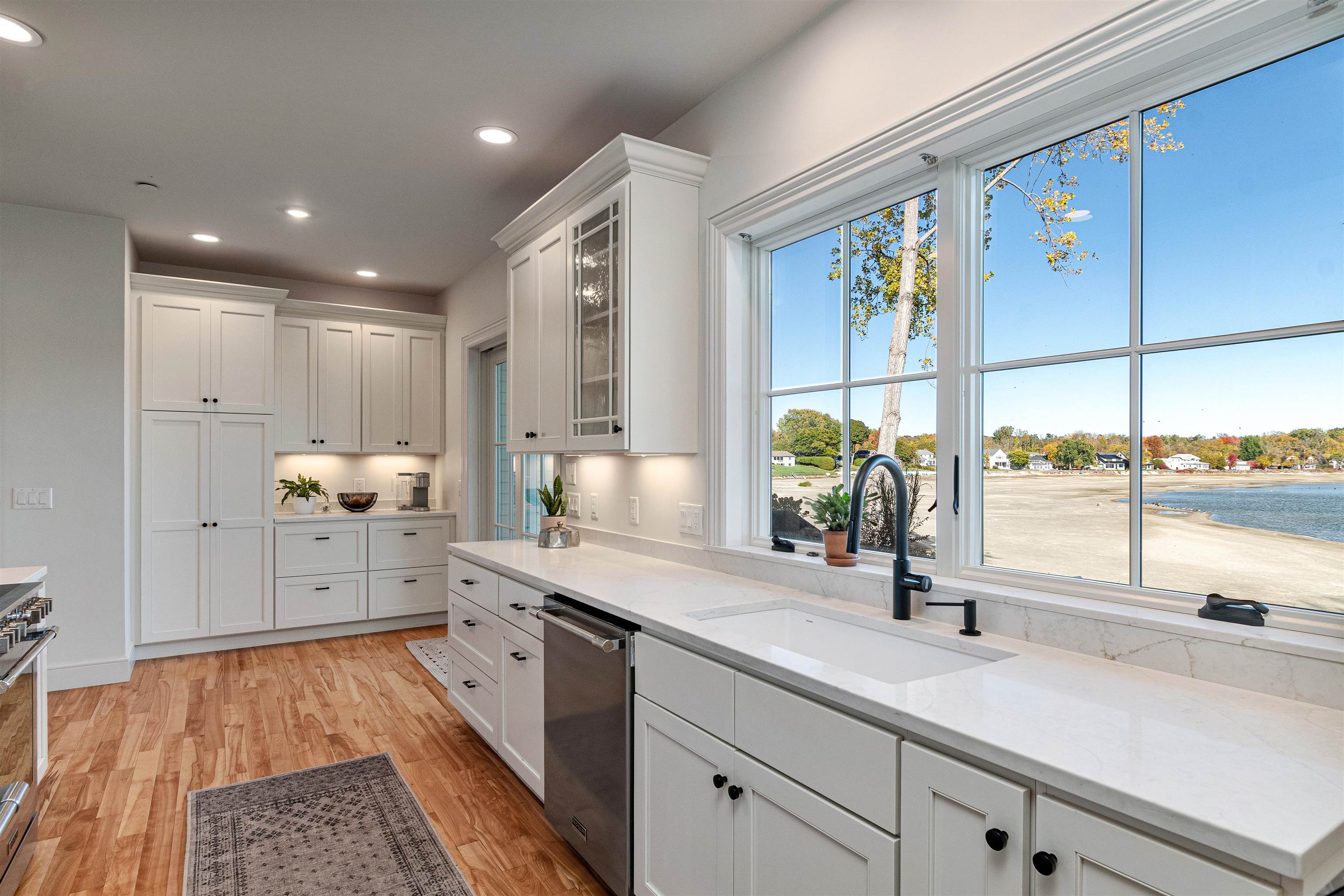 451 Appletree Point Road Burlington, VT 05408 - Photo 6 of 60