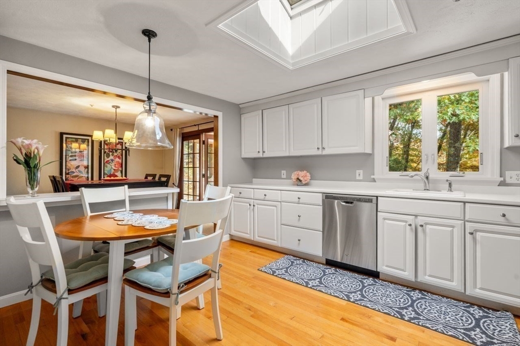 780 Forest Street North Andover, MA 01845 - Photo 6 of 37 Gallery Image 6