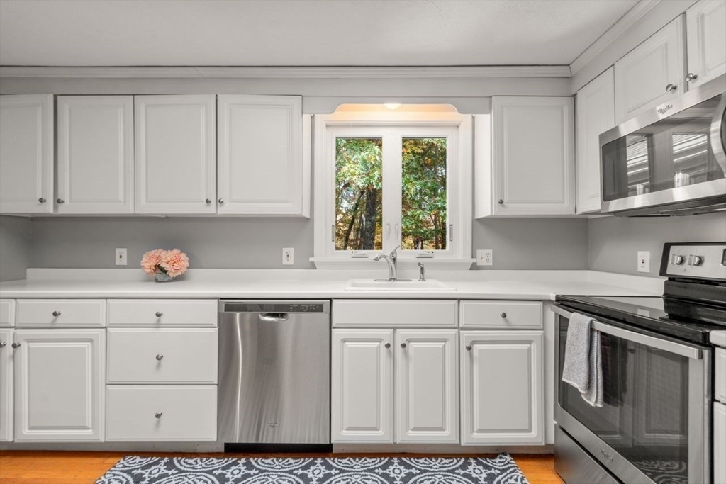 780 Forest Street North Andover, MA 01845 - Photo 7 of 37 Gallery Image 7
