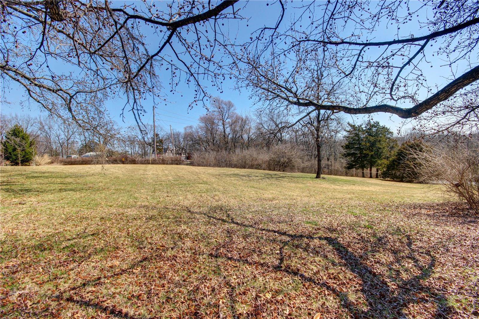 12201 Robyn Road Sunset Hills, MO 63127 - Photo 2 of 9