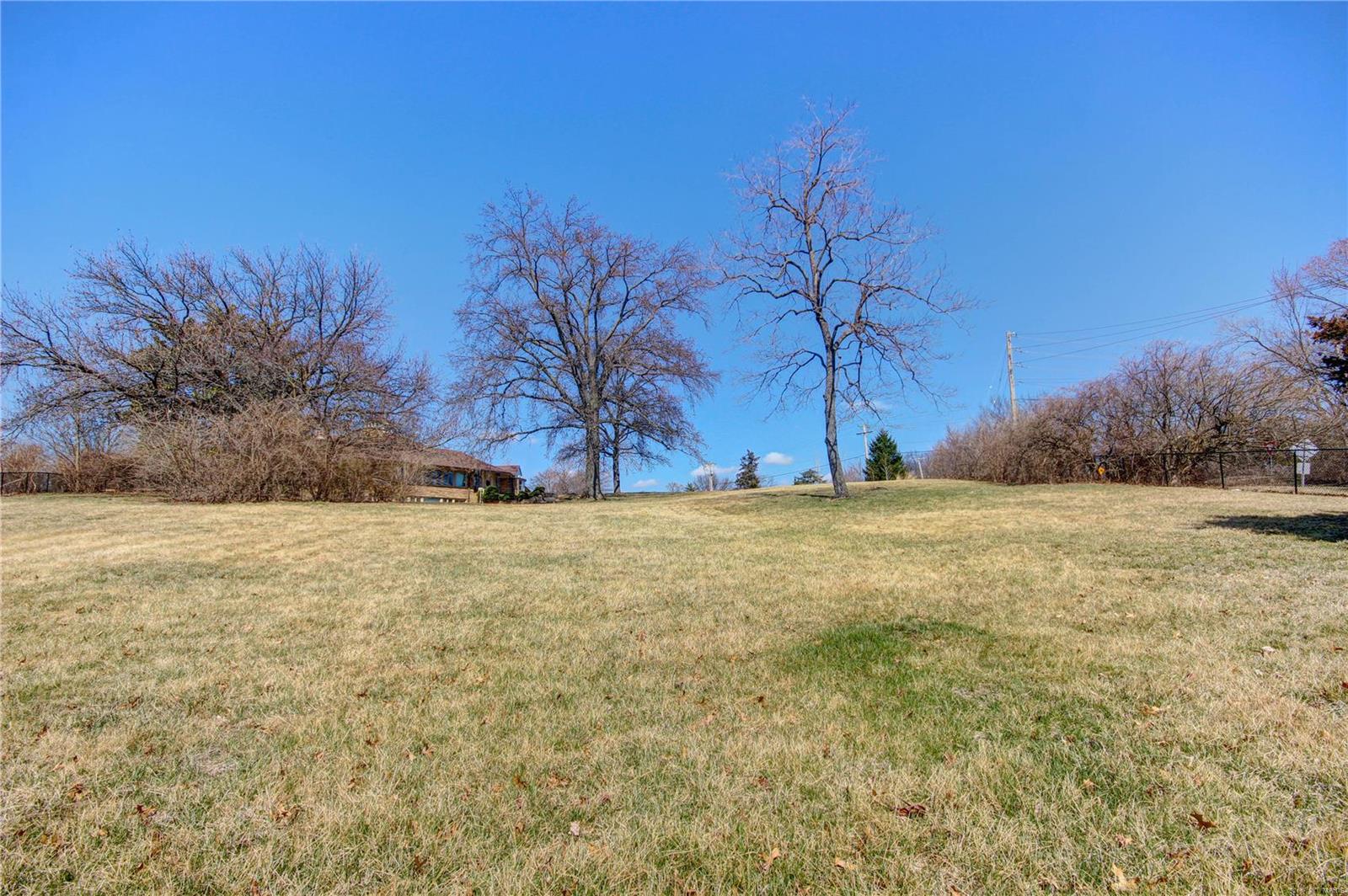 12201 Robyn Road Sunset Hills, MO 63127 - Photo 5 of 9