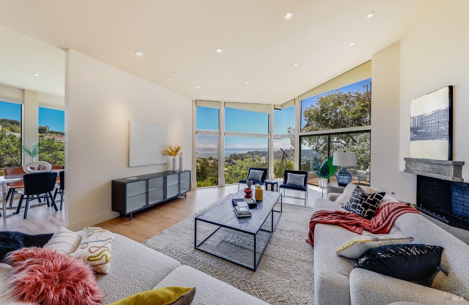 21 Tara Hill Road Tiburon, CA 94920 - Photo 11 of 52