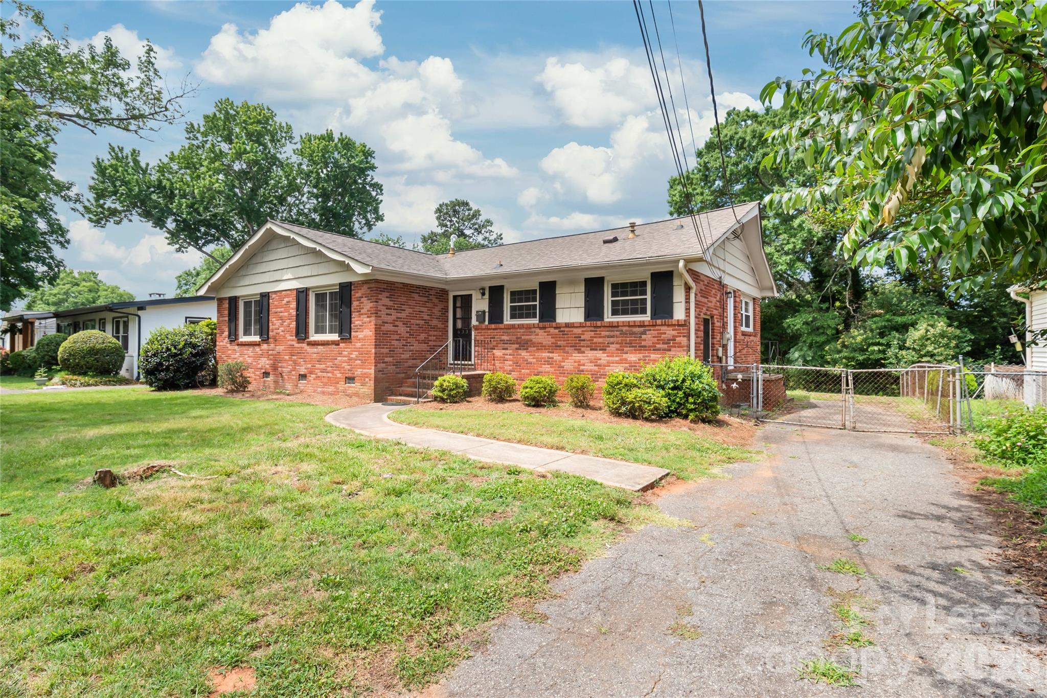 6338 Montpelier Road Charlotte, NC 28210 - Photo 2 of 33