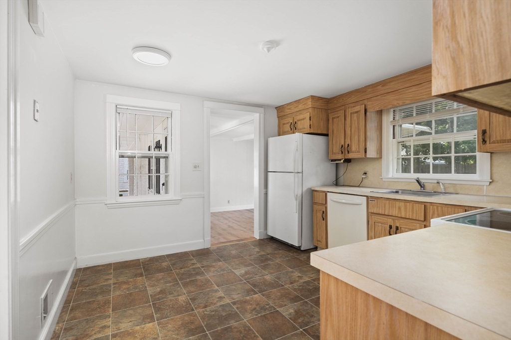 38 Mandalay Road Weymouth, MA 02190 - Photo 5 of 21 Gallery Image 5