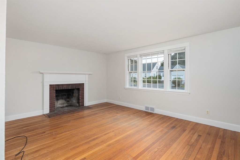 38 Mandalay Road Weymouth, MA 02190 - Photo 8 of 21 Gallery Image 8