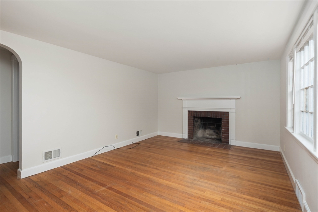 38 Mandalay Road Weymouth, MA 02190 - Photo 9 of 21 Gallery Image 9