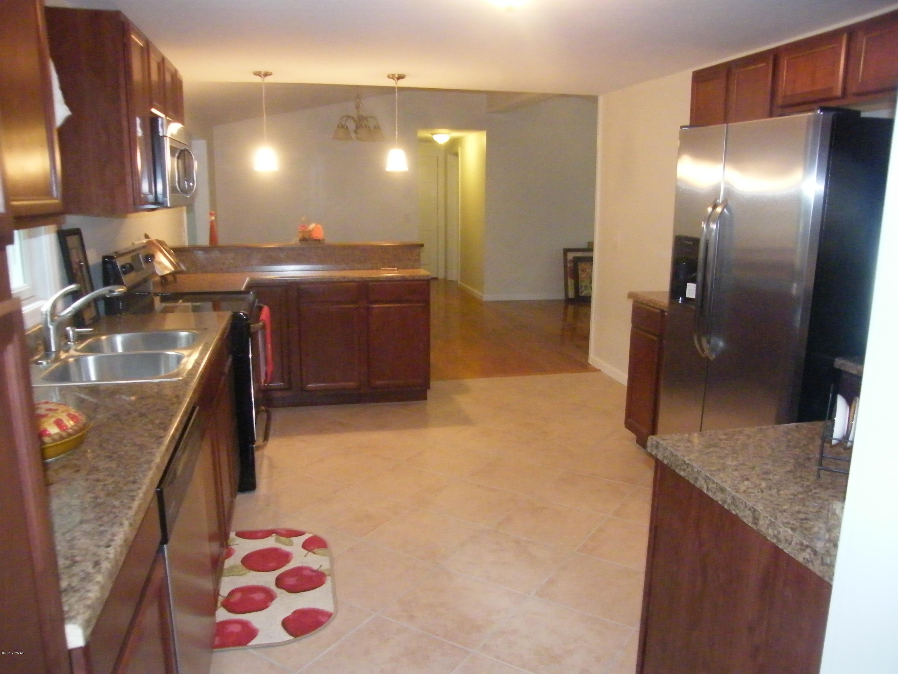 310 Rambling Way Milford, PA 18337 - Photo 5 of 21 Gallery Image 5