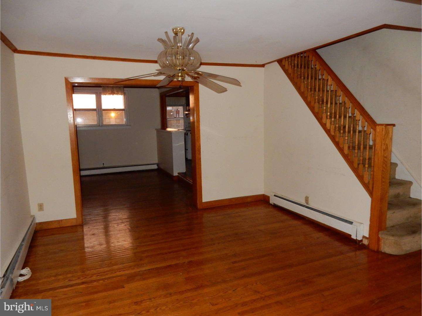 557 Millbank Road Upper Darby, PA 19082 - Photo 2 of 19 Living Room