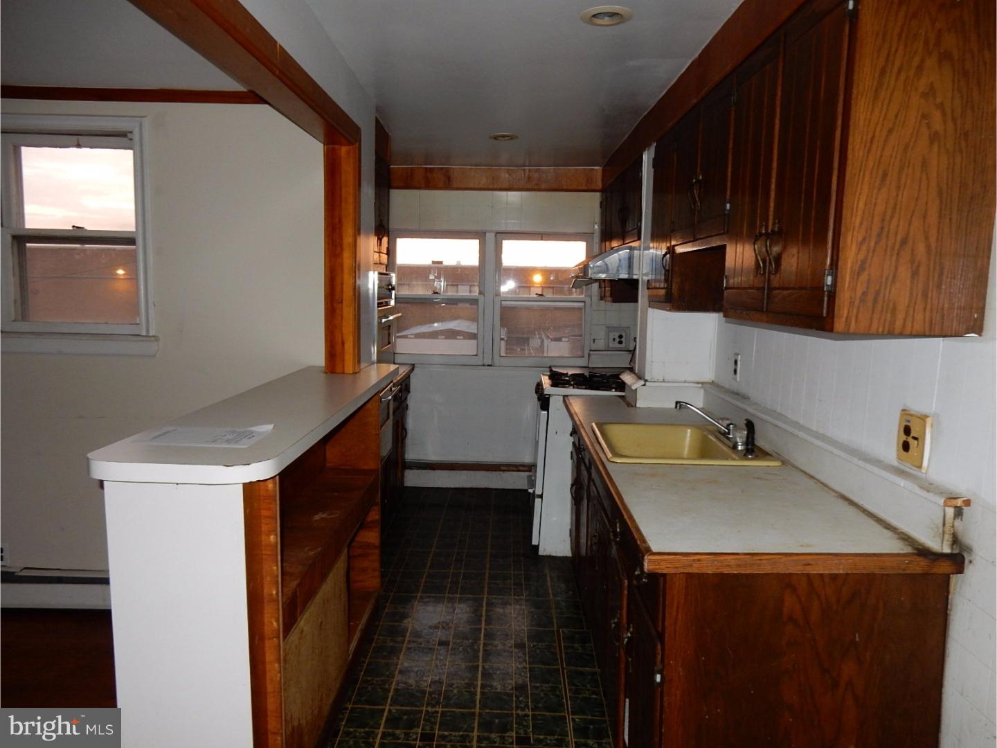 557 Millbank Road Upper Darby, PA 19082 - Photo 8 of 19 Kitchen