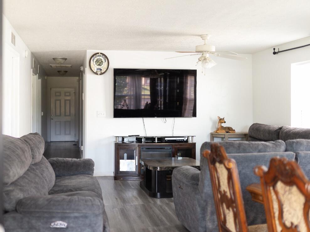 1801 Russell Cave Road Lexington, KY 40511 - Photo 2 of 13