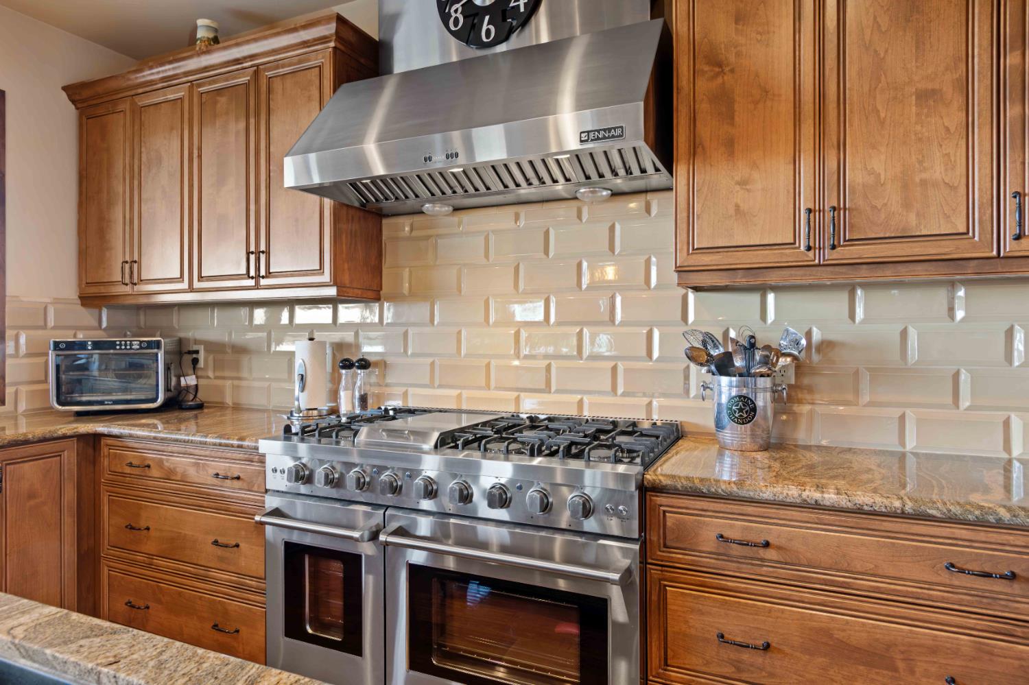 5390 Lost Creek Road Shingle Springs, CA 95682 - Photo 11 of 81 Commercial style range.