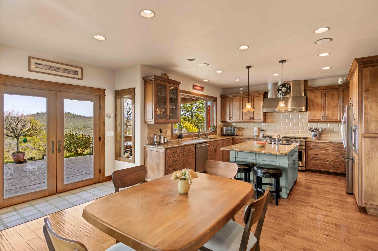 5390 Lost Creek Road Shingle Springs, CA 95682 - Photo 10 of 81 Outside access for perfect outdoor dining.