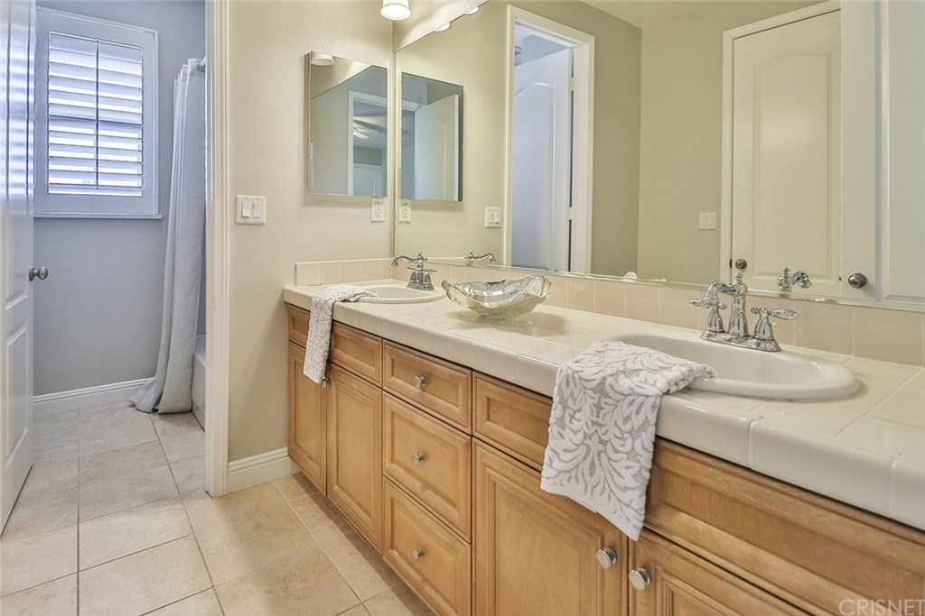 2948 Milestone Avenue Simi Valley, CA 93065 - Photo 47 of 70 Jack and Jill bath