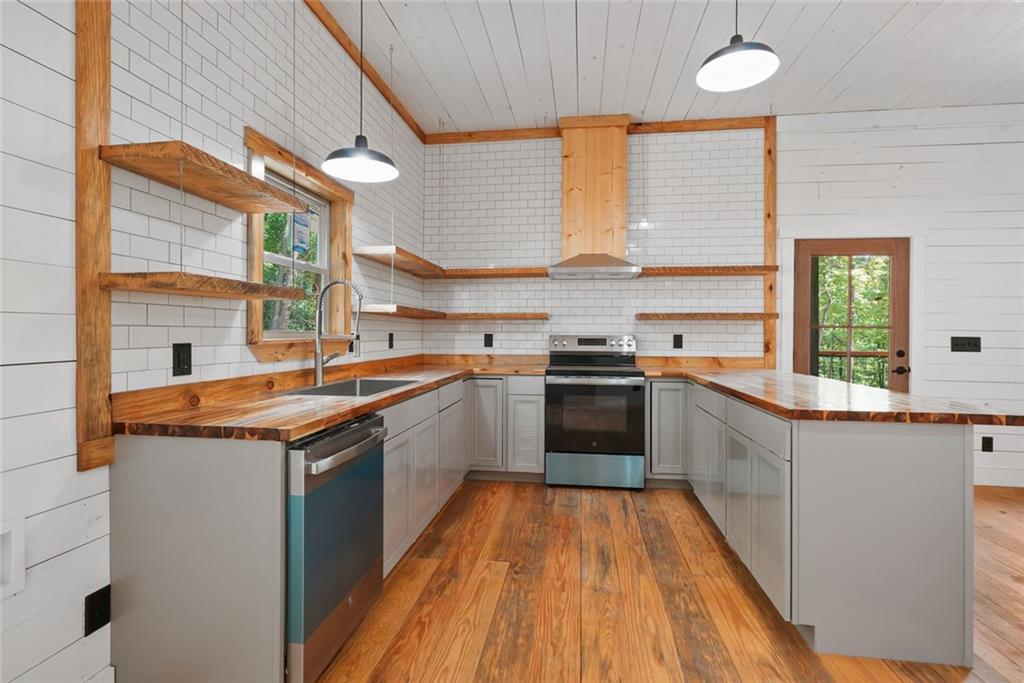 129 North Fern Cove Road Sautee Nacoochee, GA 30571 - Photo 14 of 36