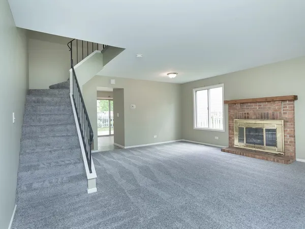 $2,300 | 1227 Andover Circle, Aurora, IL 60504