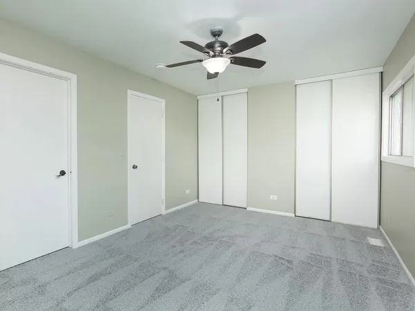 $2,300 | 1227 Andover Circle, Aurora, IL 60504