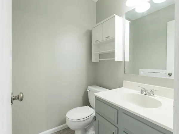 $2,300 | 1227 Andover Circle, Aurora, IL 60504