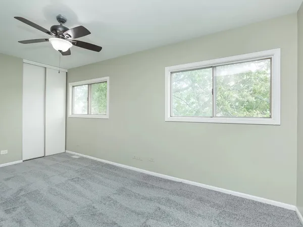 $2,300 | 1227 Andover Circle, Aurora, IL 60504