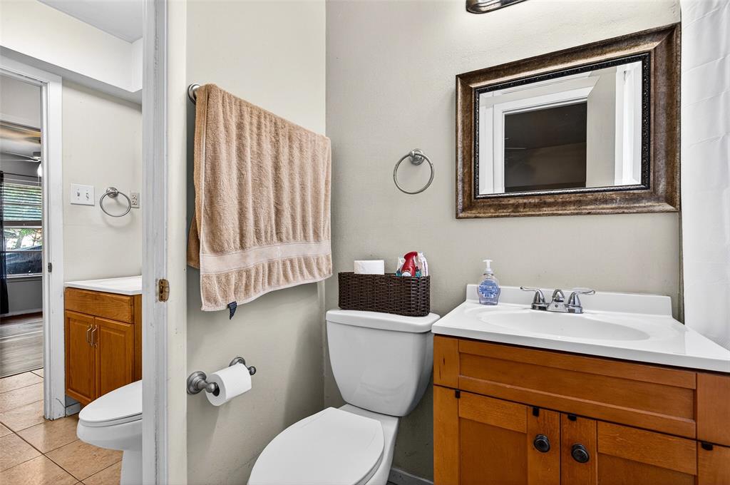 2718 Ridgewood Street Irving, TX 75062 - Photo 17 of 25 Bathroom