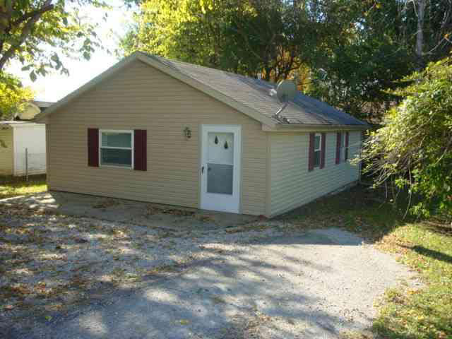 102 Spring Grove Avenue Salem, IN 47167 - Photo 1 of 8 Gallery Image 1