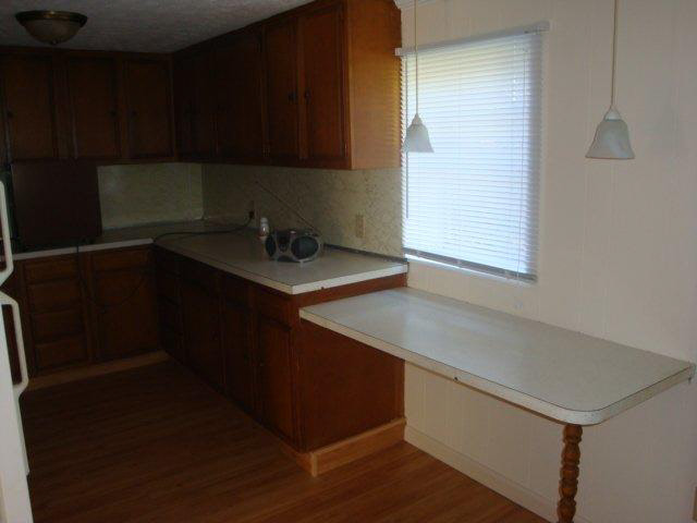 102 Spring Grove Avenue Salem, IN 47167 - Photo 4 of 8 Gallery Image 4